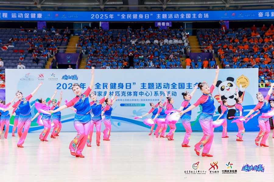 德天空：多特与埃姆雷-詹在进行续约谈判，但未达成协议