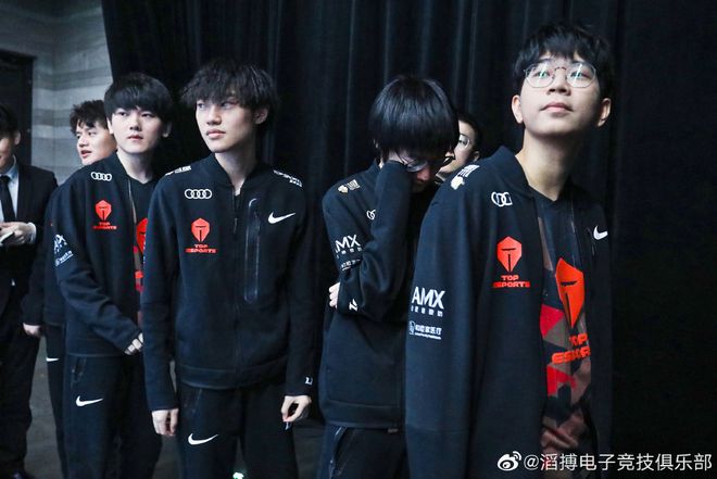 队会在与拉 队会在与拉